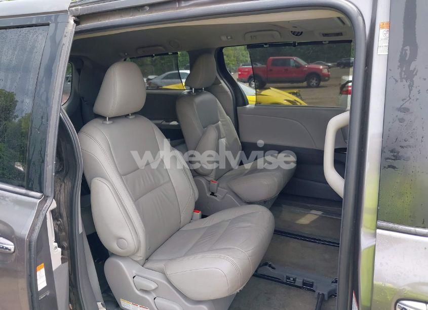 Photo 8 of 2015 Toyota Sienna XLE PREMIUM 7 PASSENGER (VIN 5TDDK3DC6FS111675)