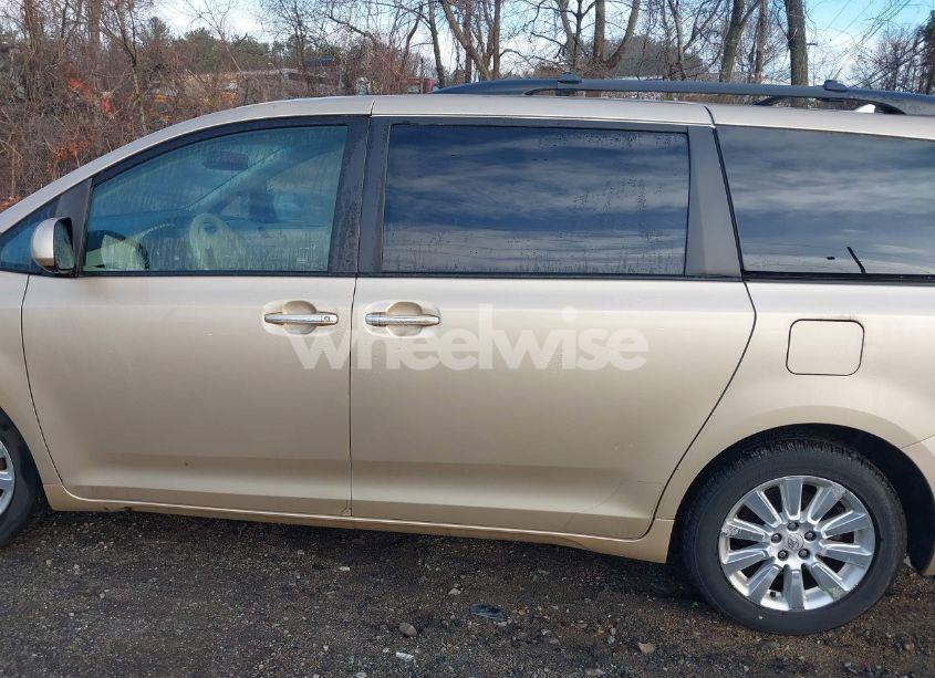 Photo 14 of 2011 Toyota Sienna XLE (VIN 5TDDK3DC7BS006329)
