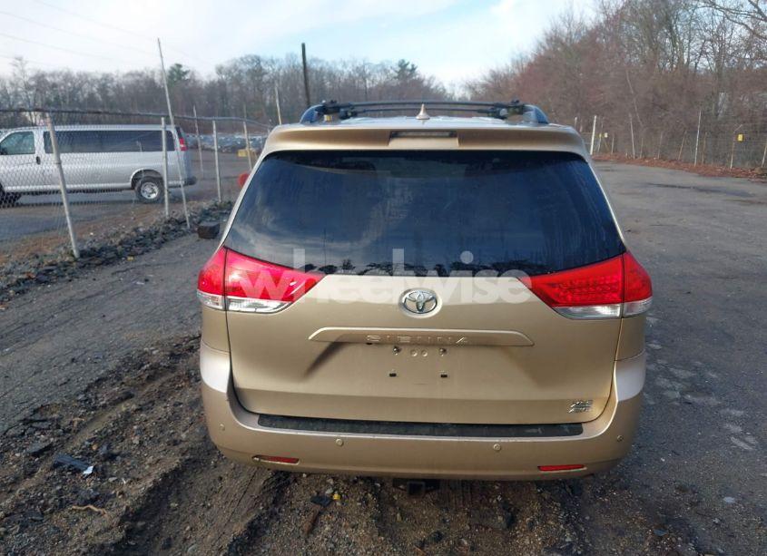 Photo 16 of 2011 Toyota Sienna XLE (VIN 5TDDK3DC7BS006329)