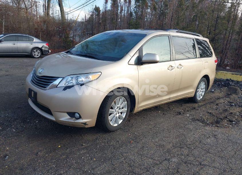 Photo 2 of 2011 Toyota Sienna XLE (VIN 5TDDK3DC7BS006329)