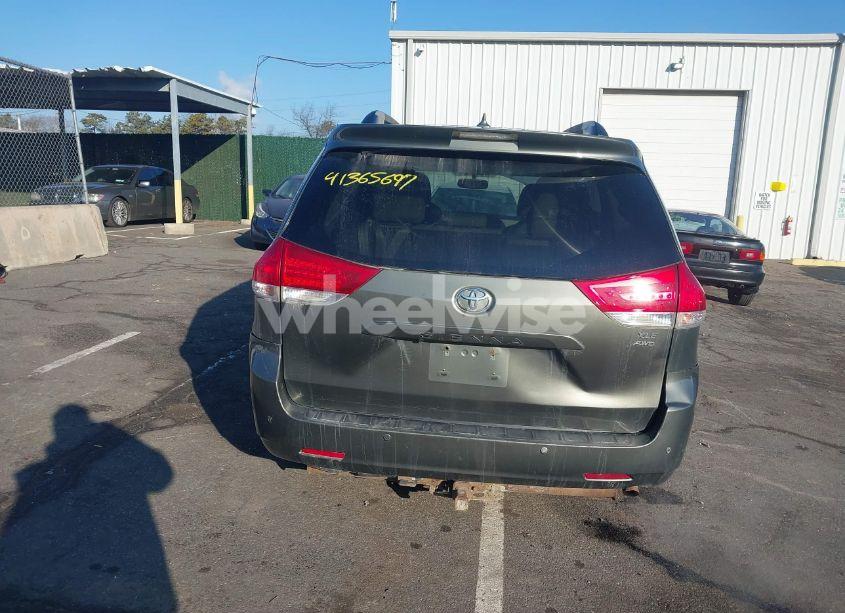 Photo 16 of 2011 Toyota Sienna XLE/LIMITED (VIN 5TDDK3DC7BS019372)