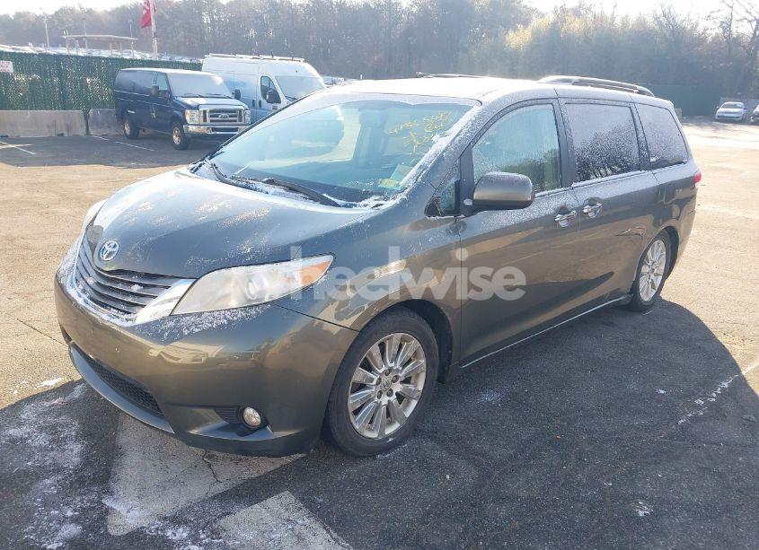 Photo 2 of 2011 Toyota Sienna XLE/LIMITED (VIN 5TDDK3DC7BS019372)