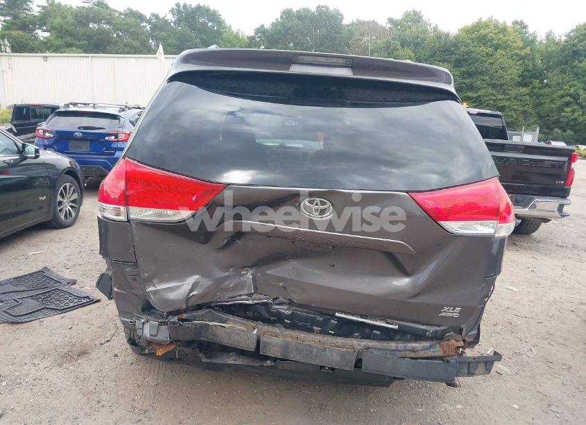 Photo 16 of 2011 Toyota Sienna XLE (VIN 5TDDK3DC7BS021218)
