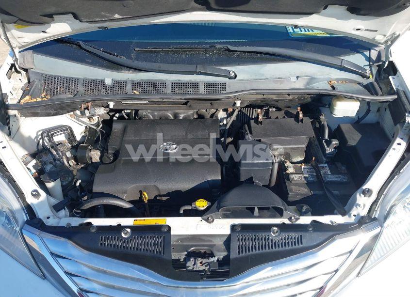 Photo 10 of 2011 Toyota Sienna XLE/LIMITED (VIN 5TDDK3DC7BS028735)