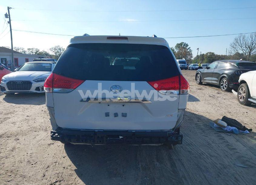 Photo 16 of 2011 Toyota Sienna XLE/LIMITED (VIN 5TDDK3DC7BS028735)