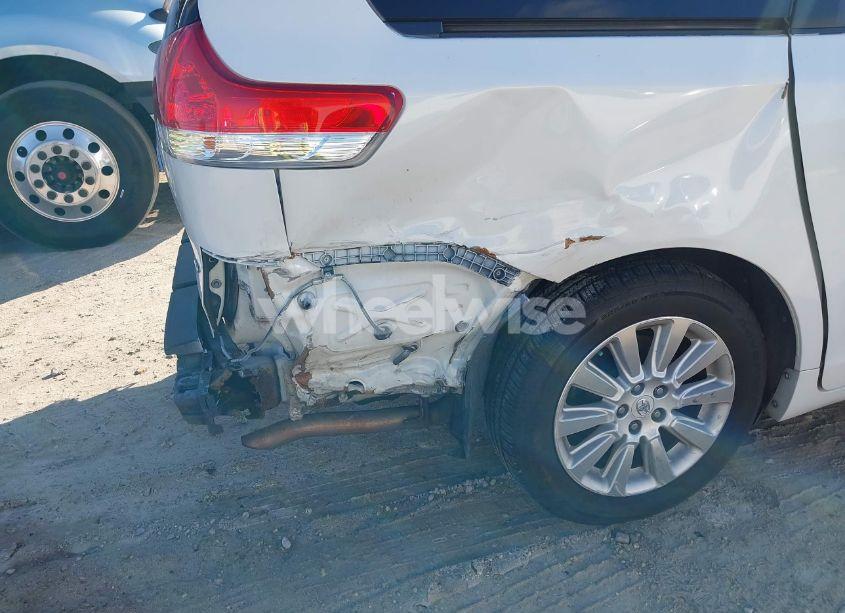 Photo 18 of 2011 Toyota Sienna XLE/LIMITED (VIN 5TDDK3DC7BS028735)