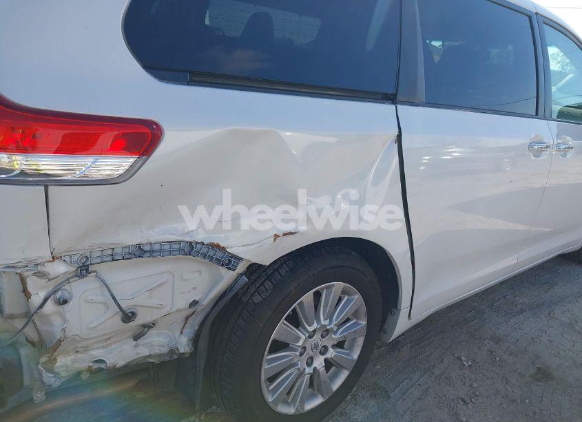 Photo 19 of 2011 Toyota Sienna XLE/LIMITED (VIN 5TDDK3DC7BS028735)