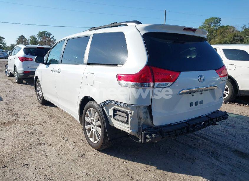 Photo 3 of 2011 Toyota Sienna XLE/LIMITED (VIN 5TDDK3DC7BS028735)