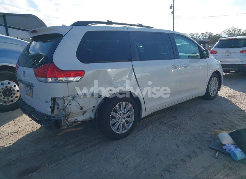 Photo 4 of 2011 Toyota Sienna XLE/LIMITED (VIN 5TDDK3DC7BS028735)