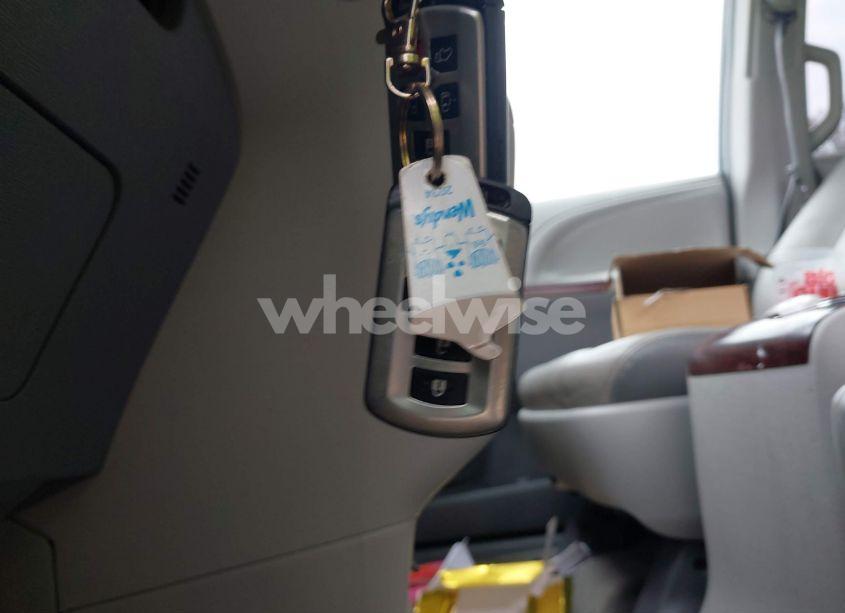 Photo 11 of 2012 Toyota Sienna XLE/LIMITED (VIN 5TDDK3DC7CS037579)