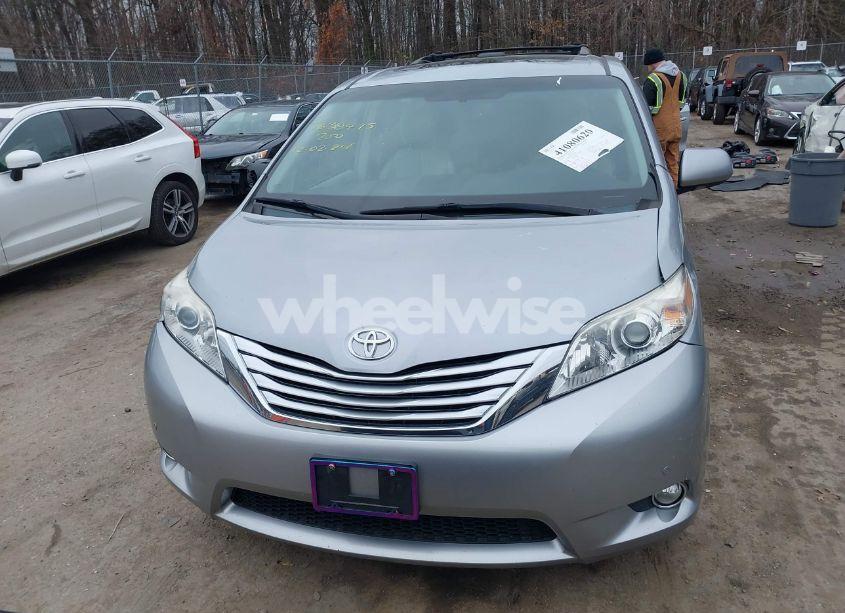 Photo 13 of 2012 Toyota Sienna XLE/LIMITED (VIN 5TDDK3DC7CS037579)