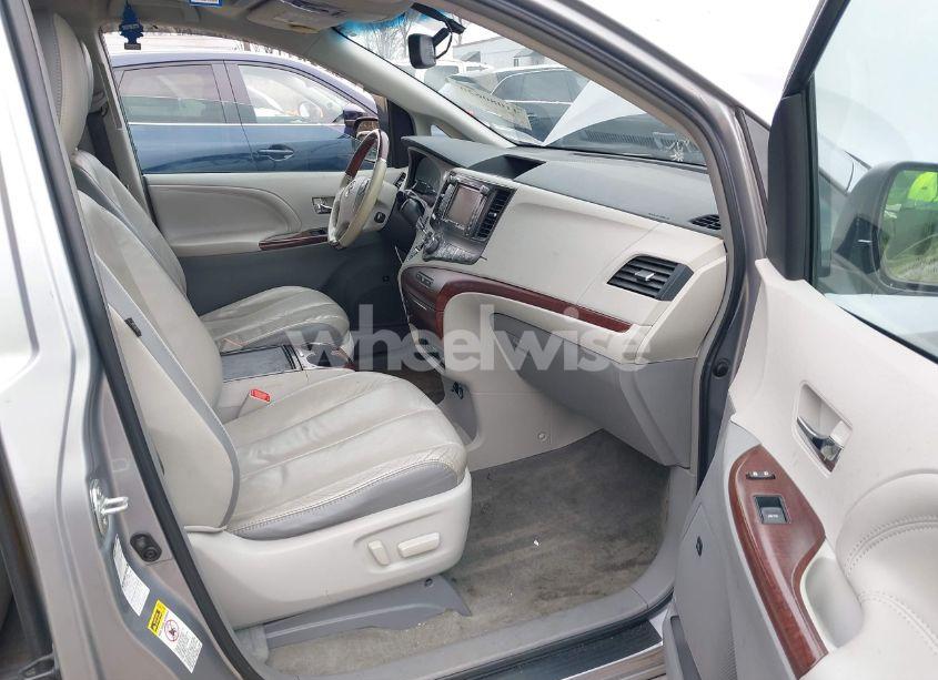 Photo 5 of 2012 Toyota Sienna XLE/LIMITED (VIN 5TDDK3DC7CS037579)