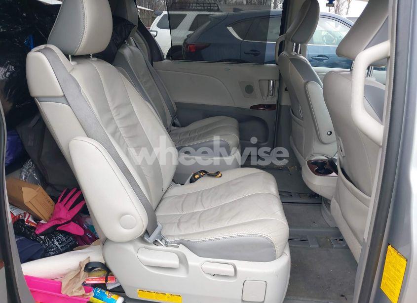 Photo 8 of 2012 Toyota Sienna XLE/LIMITED (VIN 5TDDK3DC7CS037579)