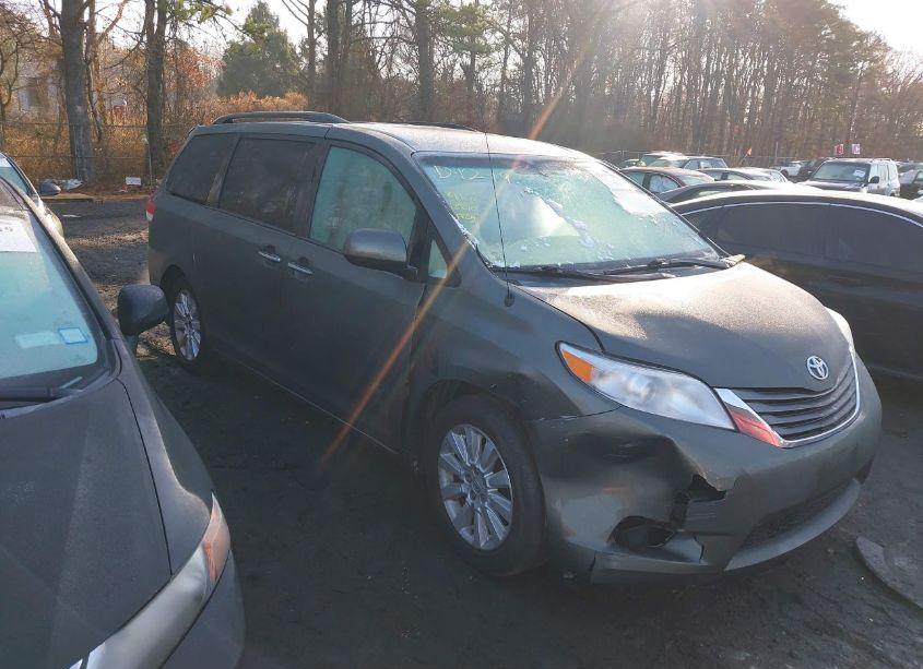 2012 Toyota Sienna XLE/LIMITED (VIN 5TDDK3DC7CS046492) main photo