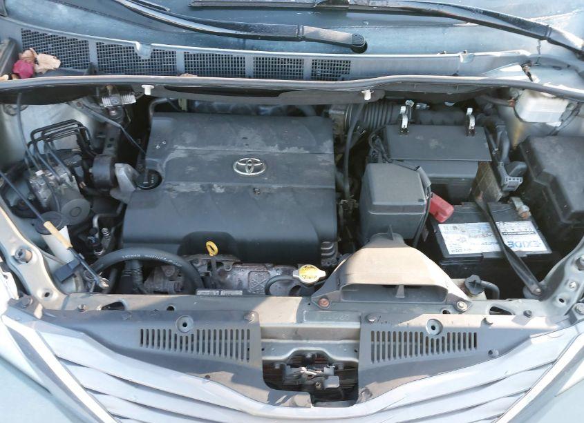 Photo 10 of 2012 Toyota Sienna XLE/LIMITED (VIN 5TDDK3DC7CS046492)