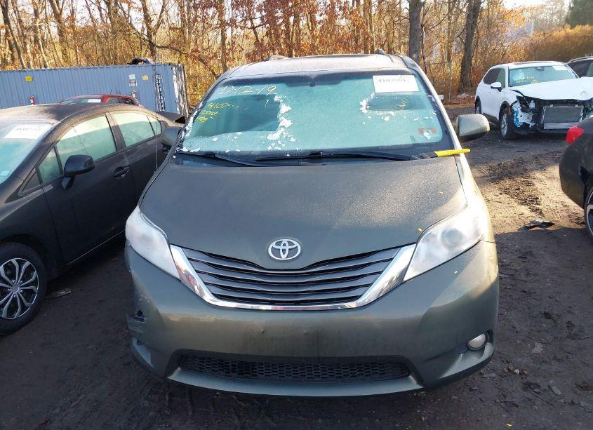 Photo 12 of 2012 Toyota Sienna XLE/LIMITED (VIN 5TDDK3DC7CS046492)