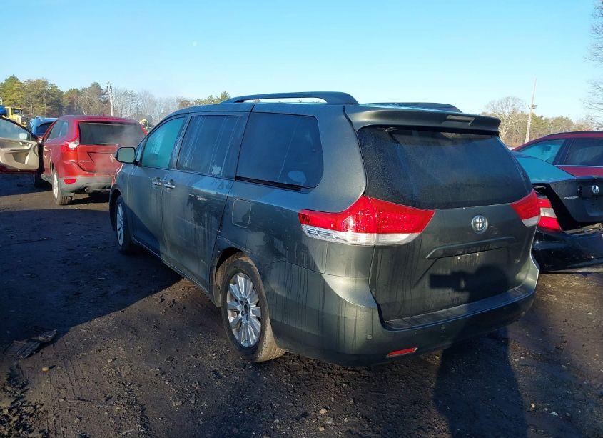 Photo 3 of 2012 Toyota Sienna XLE/LIMITED (VIN 5TDDK3DC7CS046492)