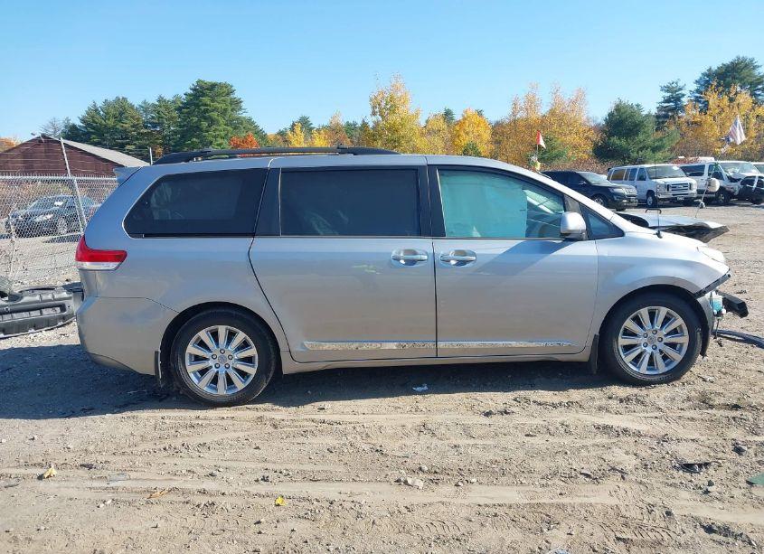 Photo 14 of 2012 Toyota Sienna XLE/LIMITED (VIN 5TDDK3DC7CS046668)