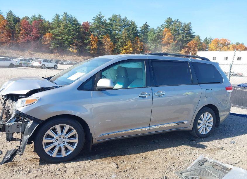 Photo 15 of 2012 Toyota Sienna XLE/LIMITED (VIN 5TDDK3DC7CS046668)
