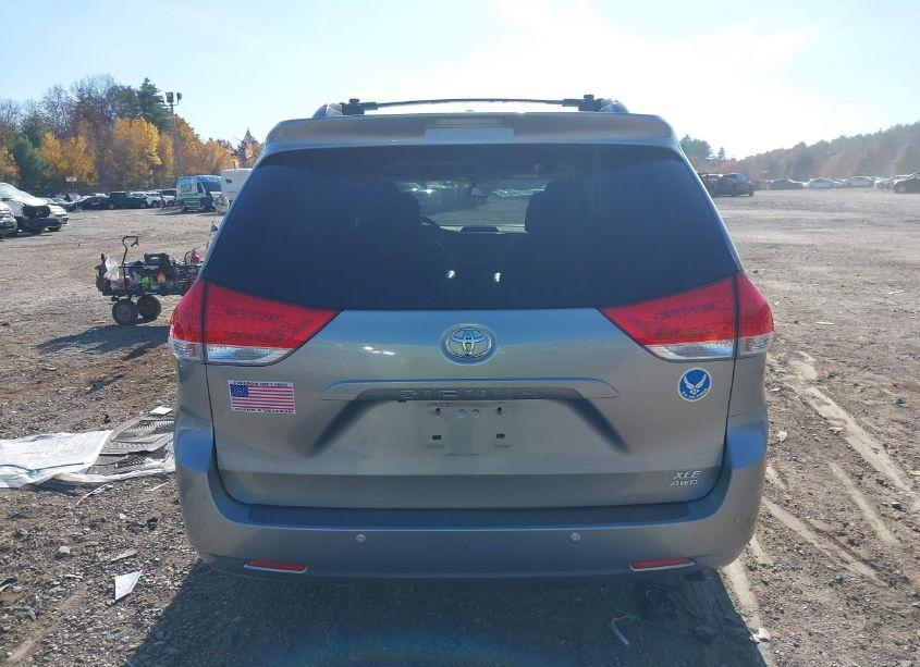 Photo 17 of 2012 Toyota Sienna XLE/LIMITED (VIN 5TDDK3DC7CS046668)