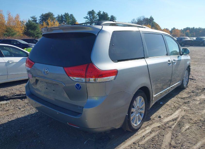 Photo 4 of 2012 Toyota Sienna XLE/LIMITED (VIN 5TDDK3DC7CS046668)