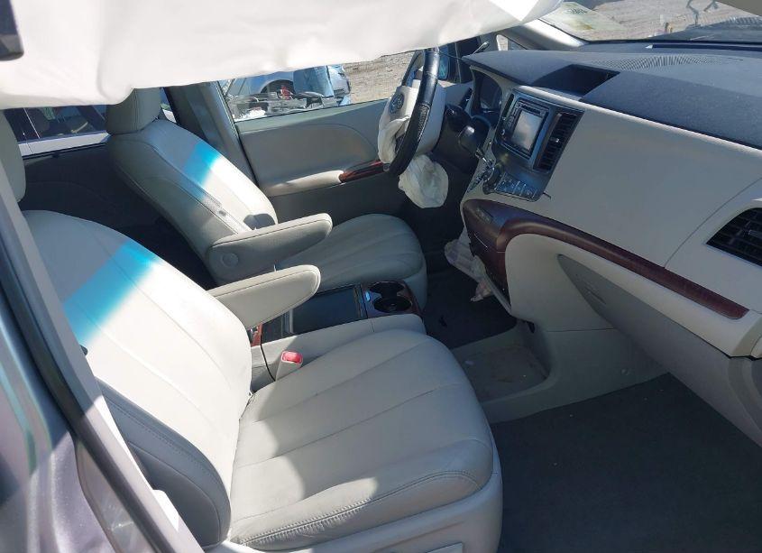 Photo 5 of 2012 Toyota Sienna XLE/LIMITED (VIN 5TDDK3DC7CS046668)