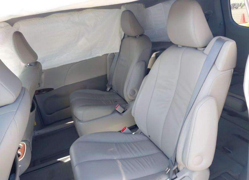 Photo 8 of 2012 Toyota Sienna XLE/LIMITED (VIN 5TDDK3DC7CS046668)