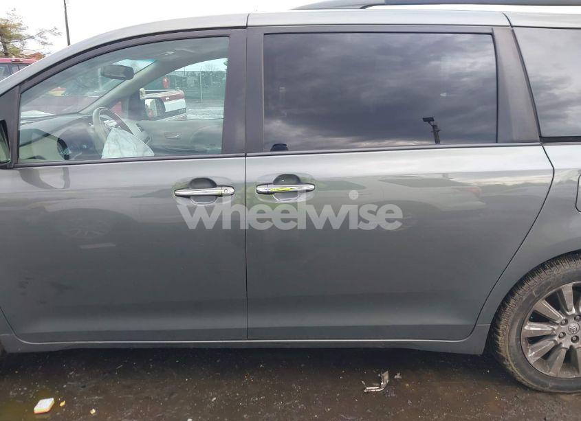 Photo 15 of 2013 Toyota Sienna XLE/LIMITED (VIN 5TDDK3DC7DS068591)