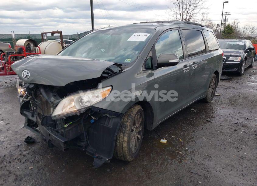 Photo 2 of 2013 Toyota Sienna XLE/LIMITED (VIN 5TDDK3DC7DS068591)