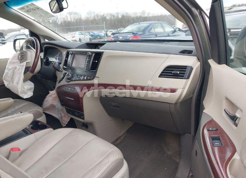 Photo 5 of 2013 Toyota Sienna XLE/LIMITED (VIN 5TDDK3DC7DS068591)