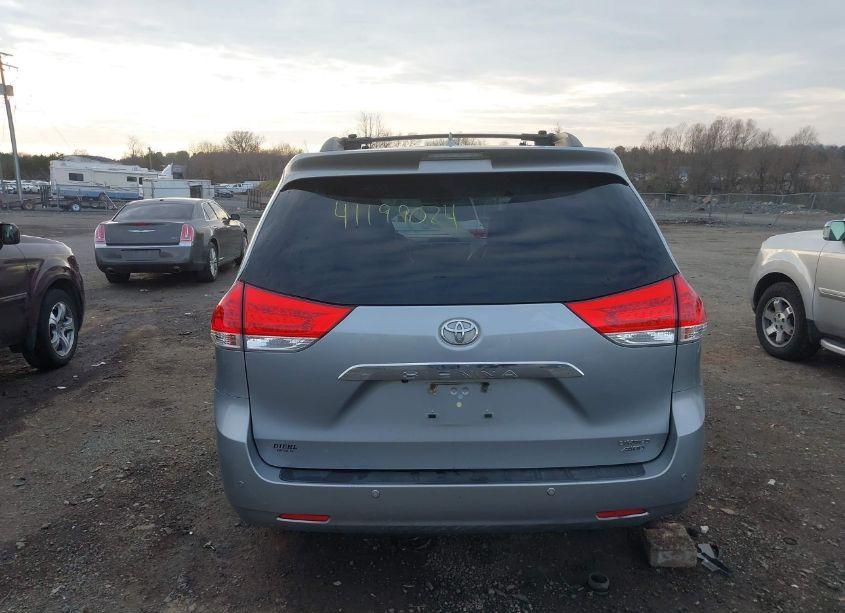 Photo 17 of 2014 Toyota Sienna XLE/LIMITED (VIN 5TDDK3DC7ES087031)