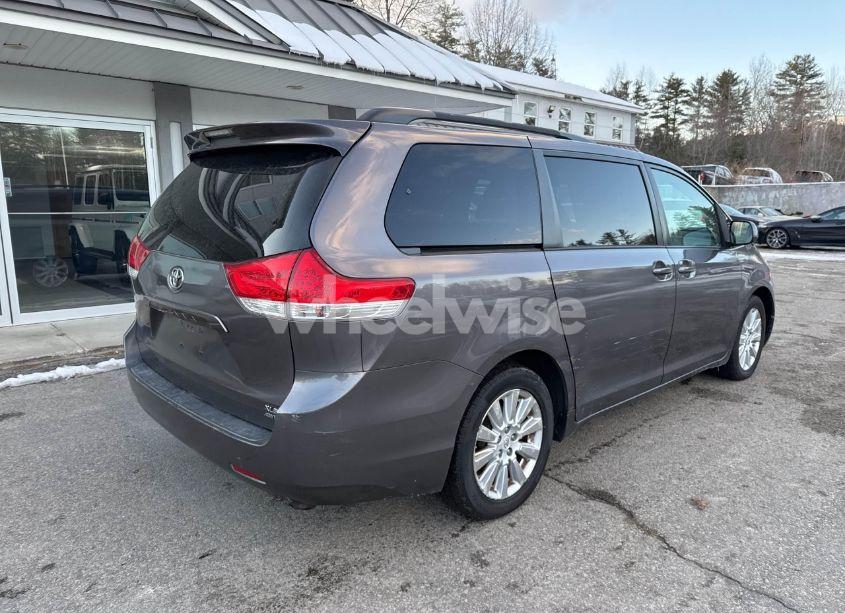 Photo 4 of 2011 Toyota Sienna XLE/LIMITED (VIN 5TDDK3DC8BS002466)