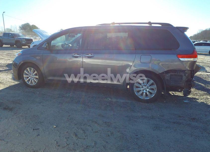 Photo 14 of 2011 Toyota Sienna XLE/LIMITED (VIN 5TDDK3DC8BS009739)