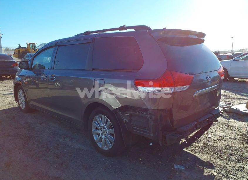 Photo 3 of 2011 Toyota Sienna XLE/LIMITED (VIN 5TDDK3DC8BS009739)
