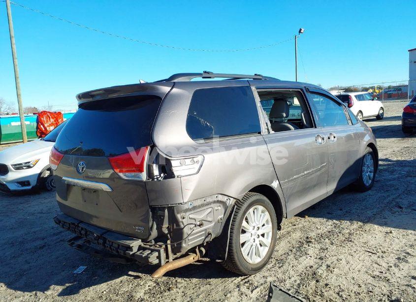 Photo 4 of 2011 Toyota Sienna XLE/LIMITED (VIN 5TDDK3DC8BS009739)