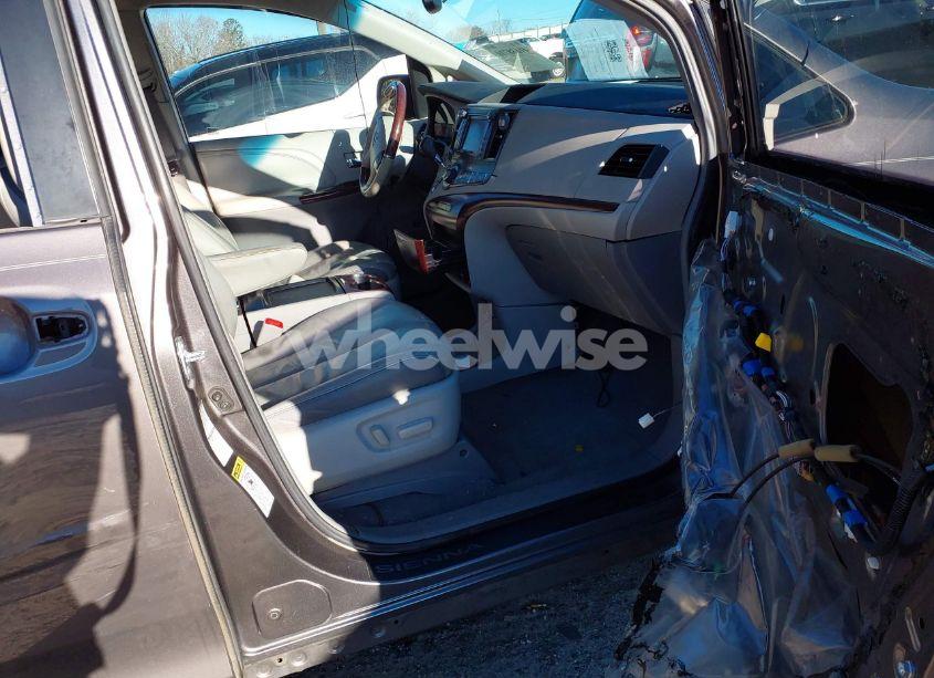 Photo 5 of 2011 Toyota Sienna XLE/LIMITED (VIN 5TDDK3DC8BS009739)