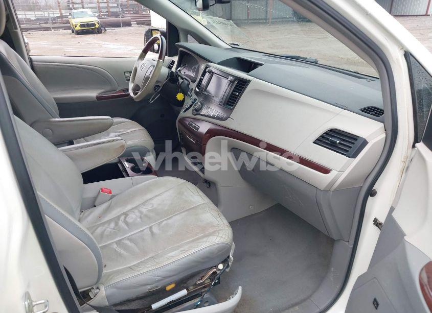 Photo 5 of 2011 Toyota Sienna XLE/LIMITED (VIN 5TDDK3DC8BS010051)