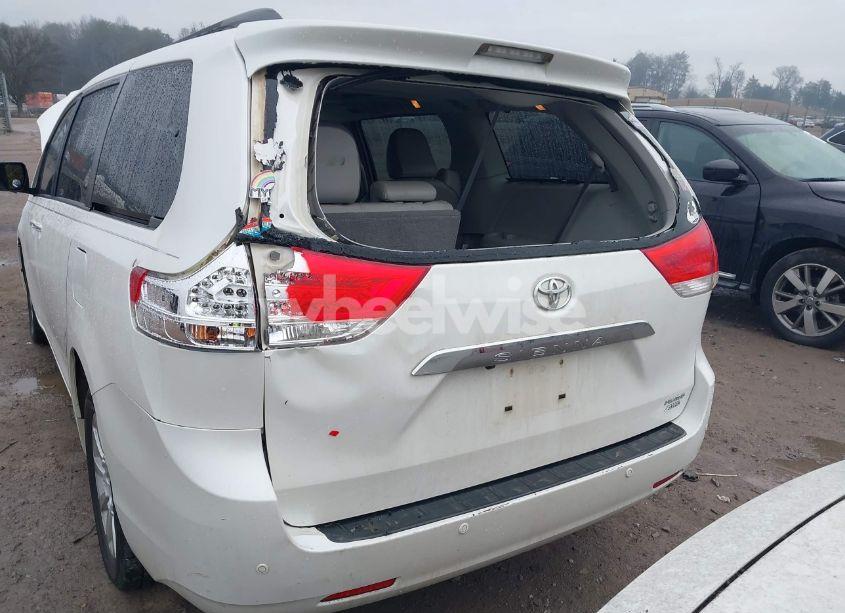 Photo 6 of 2011 Toyota Sienna XLE/LIMITED (VIN 5TDDK3DC8BS010051)