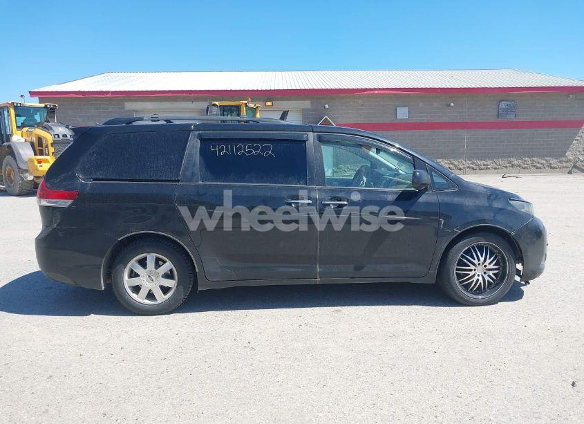 Photo 13 of 2011 Toyota Sienna LIMITED (VIN 5TDDK3DC8BS011975)