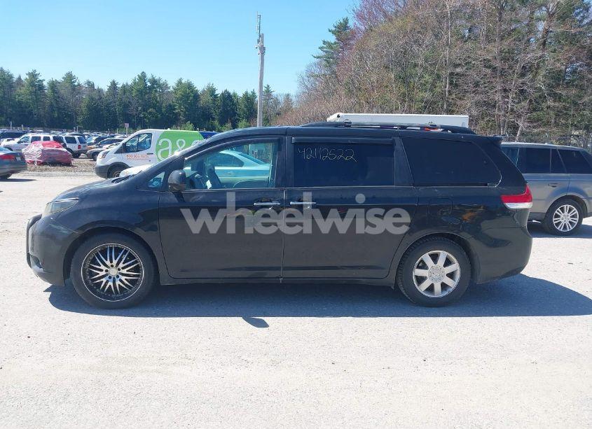 Photo 14 of 2011 Toyota Sienna LIMITED (VIN 5TDDK3DC8BS011975)