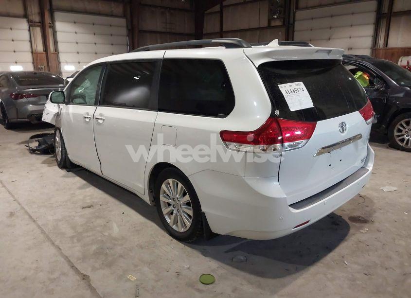Photo 3 of 2011 Toyota Sienna XLE/LIMITED (VIN 5TDDK3DC8BS013015)
