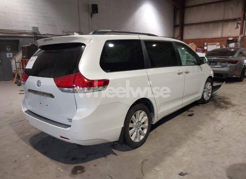 Photo 4 of 2011 Toyota Sienna XLE/LIMITED (VIN 5TDDK3DC8BS013015)