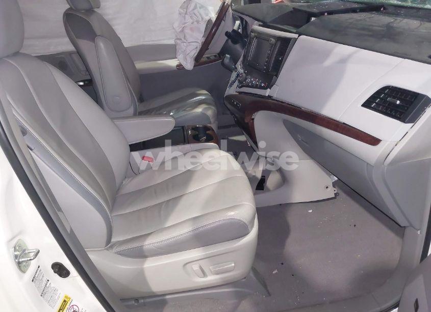 Photo 5 of 2011 Toyota Sienna XLE/LIMITED (VIN 5TDDK3DC8BS013015)