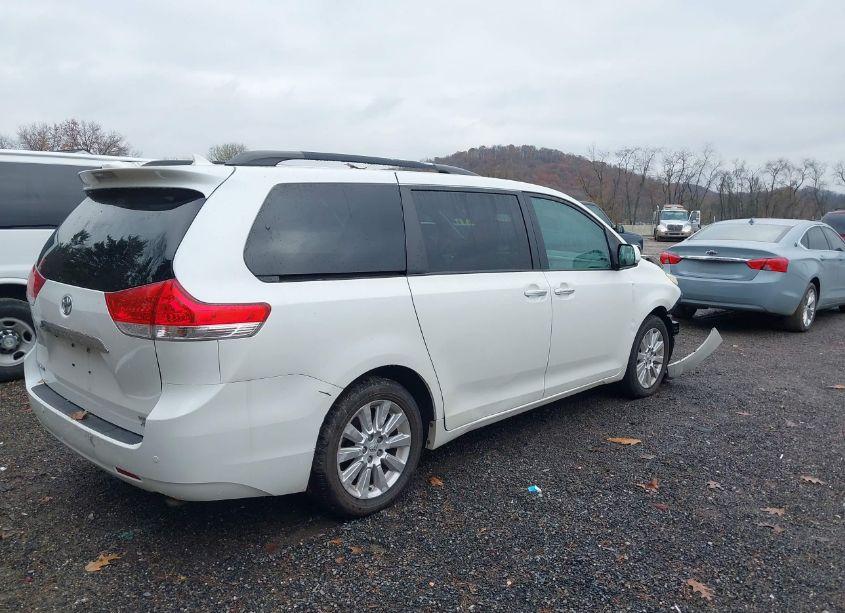 Photo 4 of 2011 Toyota Sienna XLE/LIMITED (VIN 5TDDK3DC8BS014388)