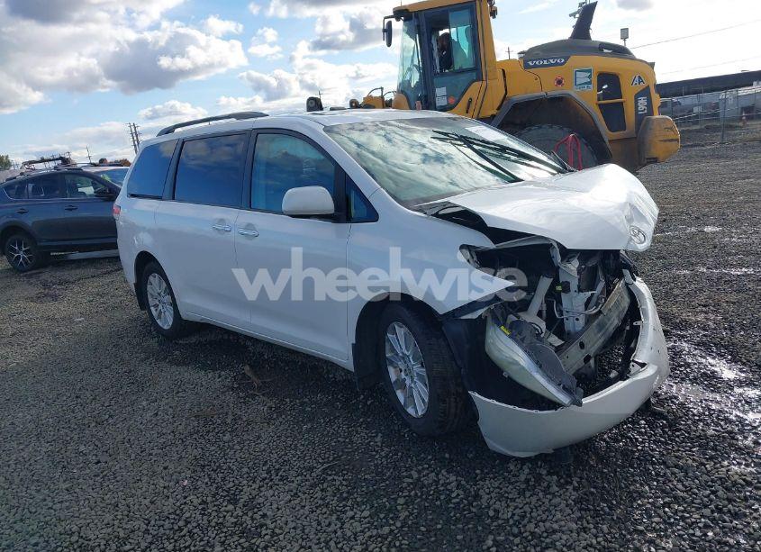 2011 Toyota Sienna XLE/LIMITED (VIN 5TDDK3DC8BS021003) main photo