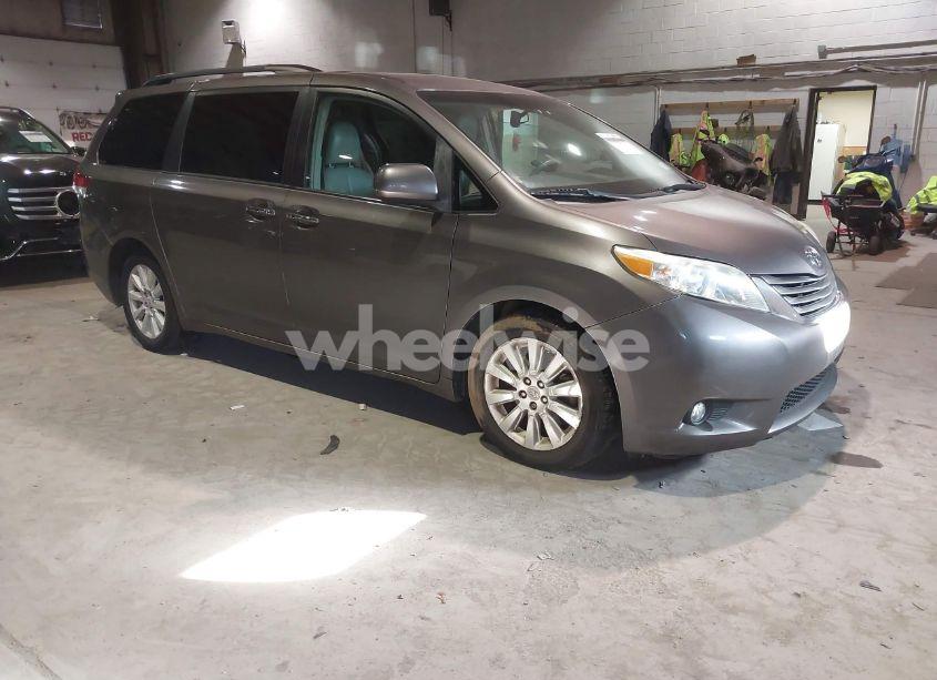 2011 Toyota Sienna XLE/LIMITED (VIN 5TDDK3DC8BS026606) main photo