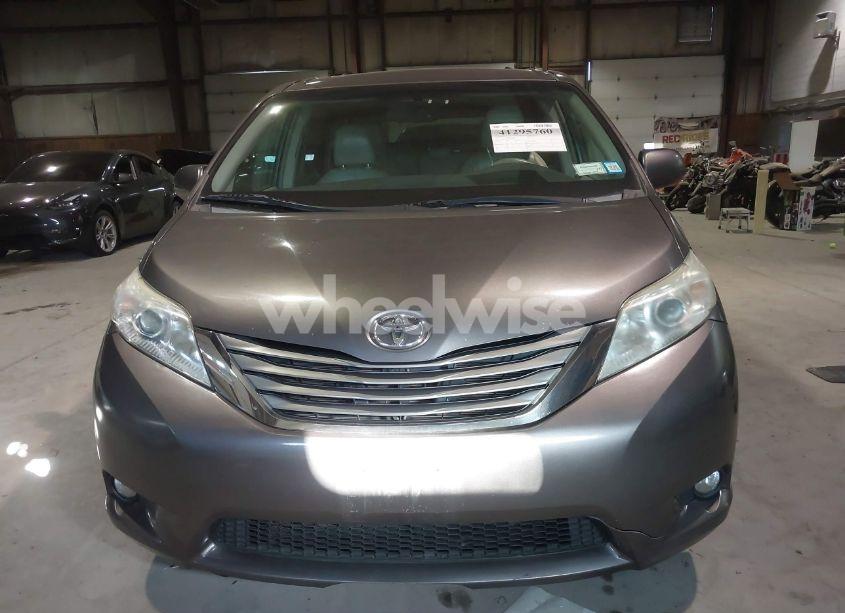 Photo 12 of 2011 Toyota Sienna XLE/LIMITED (VIN 5TDDK3DC8BS026606)