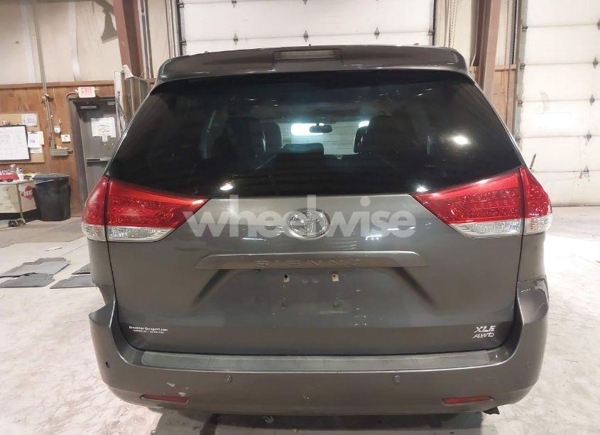 Photo 16 of 2011 Toyota Sienna XLE/LIMITED (VIN 5TDDK3DC8BS026606)