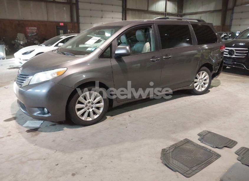Photo 2 of 2011 Toyota Sienna XLE/LIMITED (VIN 5TDDK3DC8BS026606)