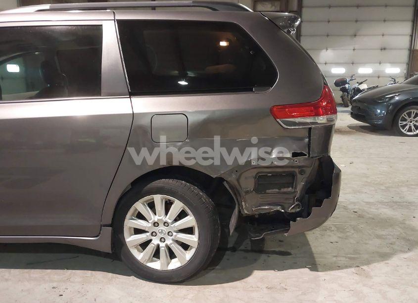 Photo 6 of 2011 Toyota Sienna XLE/LIMITED (VIN 5TDDK3DC8BS026606)